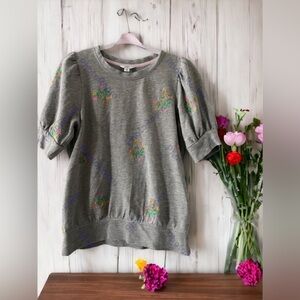 Crown & Ivy Gray Embroidered Floral 3/4 Puffer Sleeve Women's Sweater in EUC!